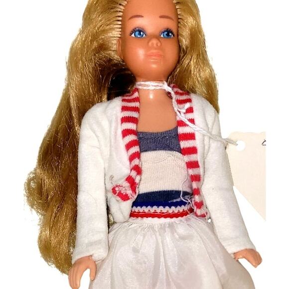 9" 1970's Vintage 9" Skipper, Barbie's Little Sister Carrying Case W/Accessories - Picture 6 of 10